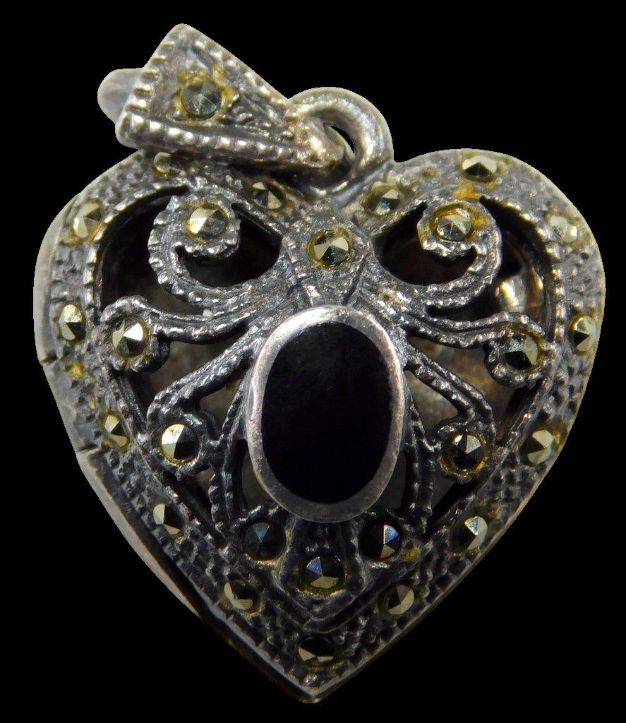Grouping of Various Sterling Silver Jewelry Pieces, (5) - 5