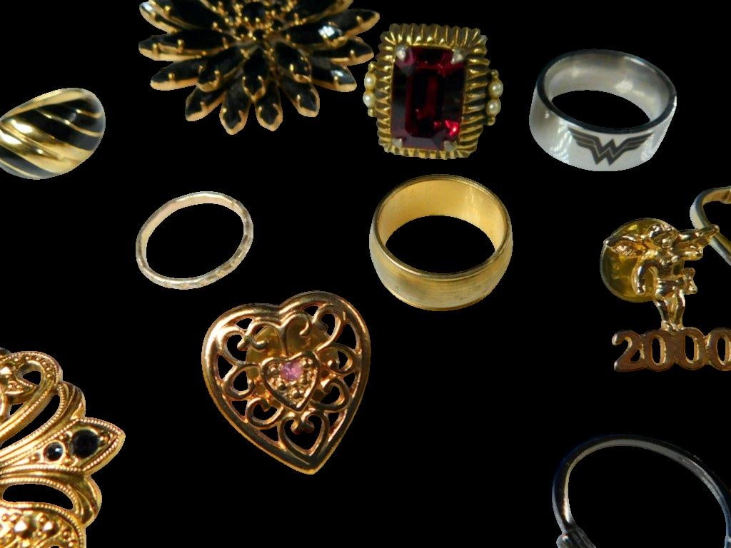 Jewelry, Including Rings, Brooches, Clips, and Miscellaneous Pieces - 7