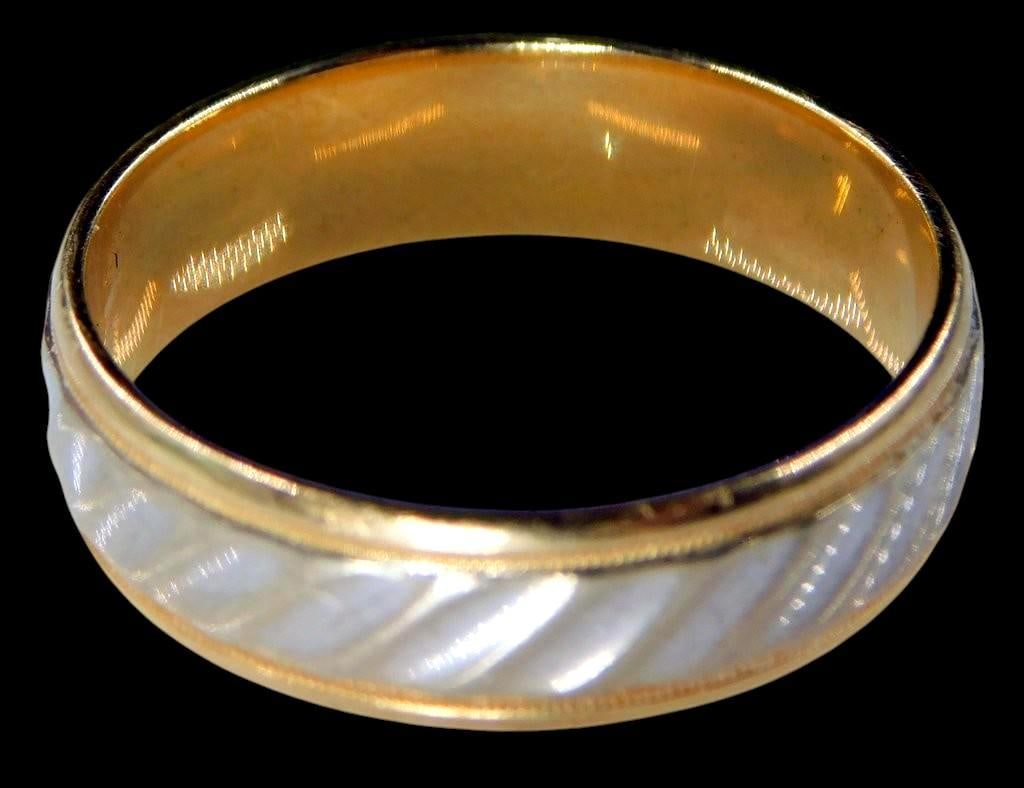 14K Gold Band Ring w/ White Inlay Design - 3