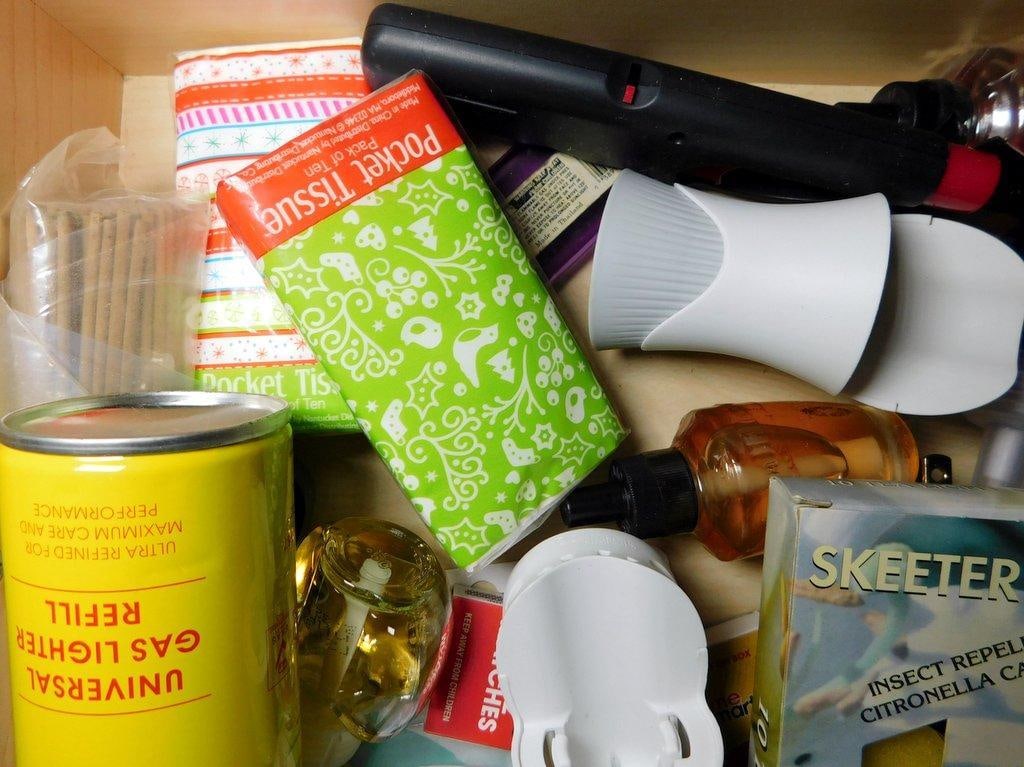 Air Wick Refills, Plug-In Warmers, Citronella Candles, and Accessories - 2