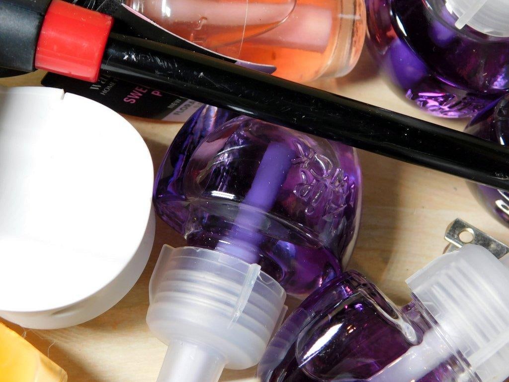 Air Wick Refills, Plug-In Warmers, Citronella Candles, and Accessories - 9
