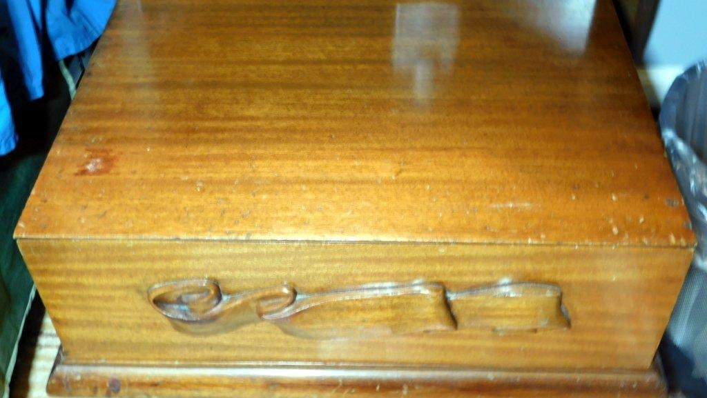 Mid-Century Modern Bedroom Furniture Set w/ Ribbon Carving Detail - 3