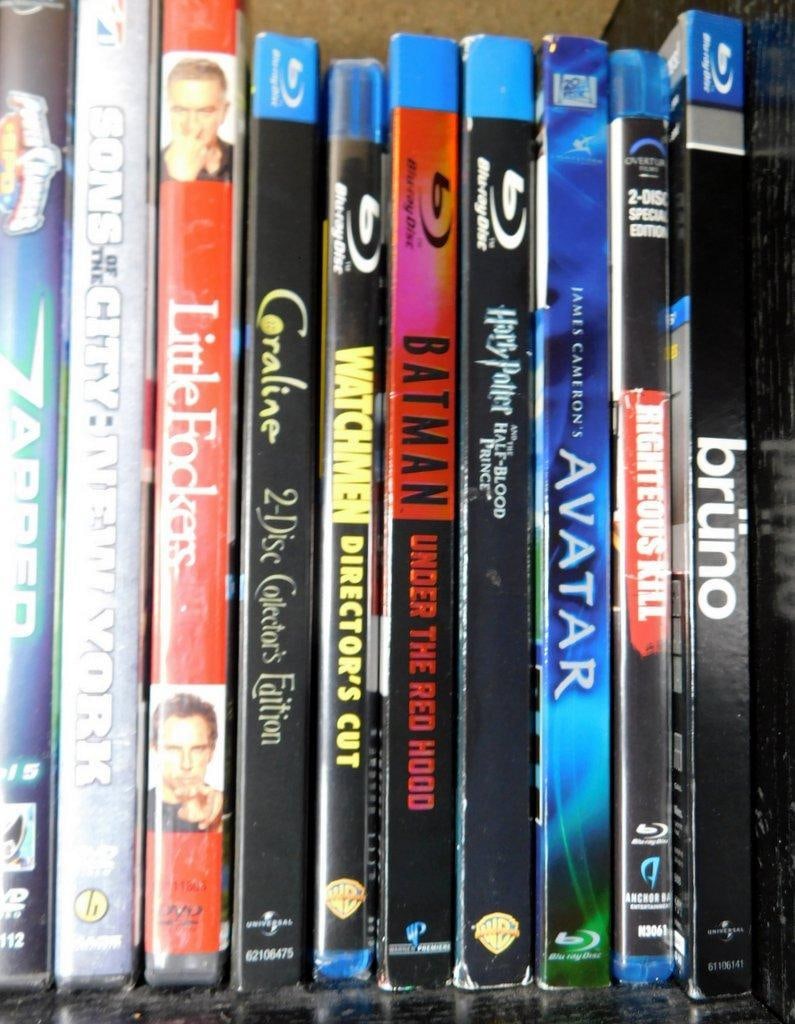 DVDs and Blu-rays Featuring Various Titles - 7