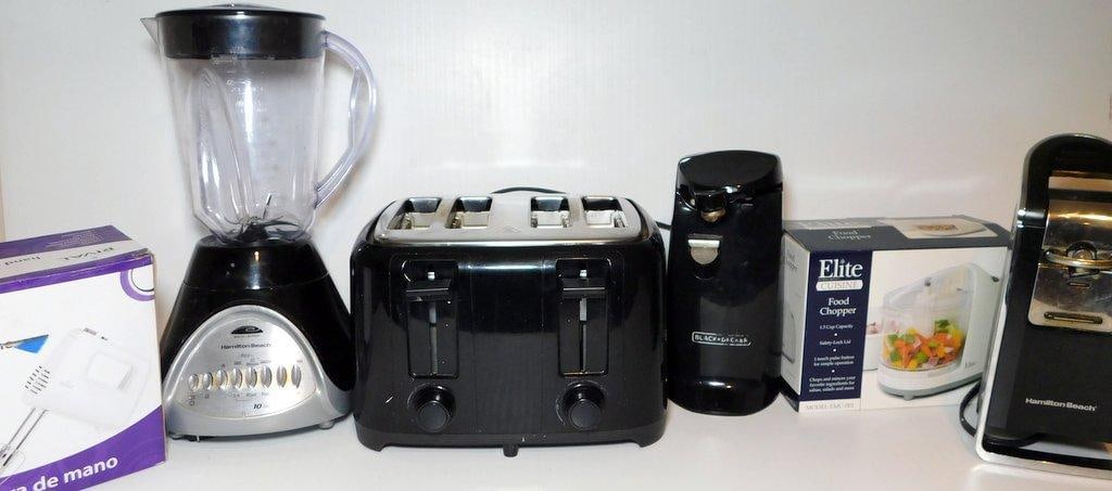Seven Kitchen Appliances Including Blender, Toaster, and More (1 of 9)