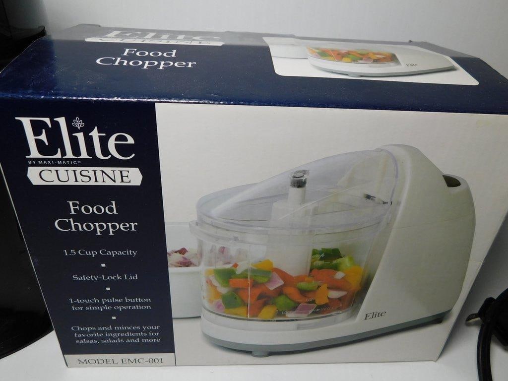 Seven Kitchen Appliances Including Blender, Toaster, and More - 9