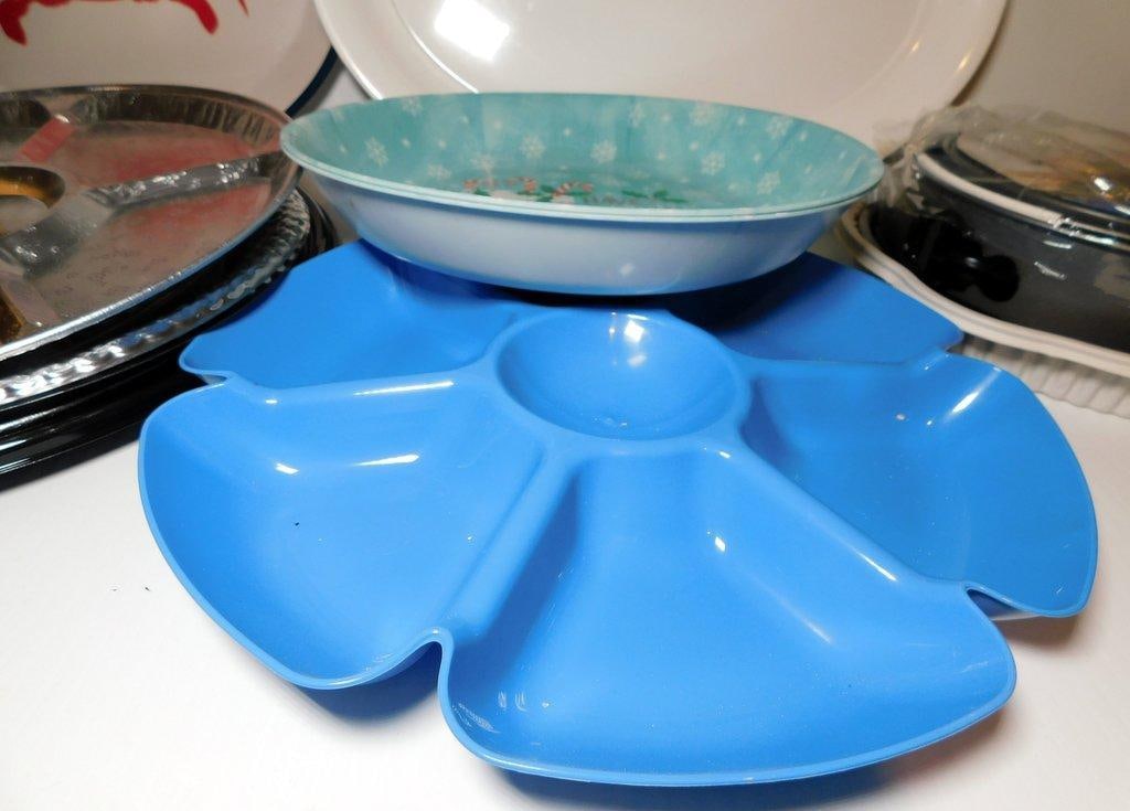 Kitchenware Including Platters, Cutting Board, and Bakeware - 9
