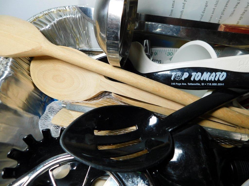 Kitchen Utensils in Aluminum Pan - 3