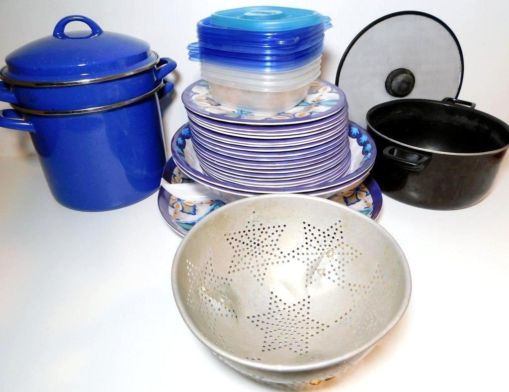 Cookware and Tableware Including Enamel Stock Pot and Decorated Plates (1 of 10)