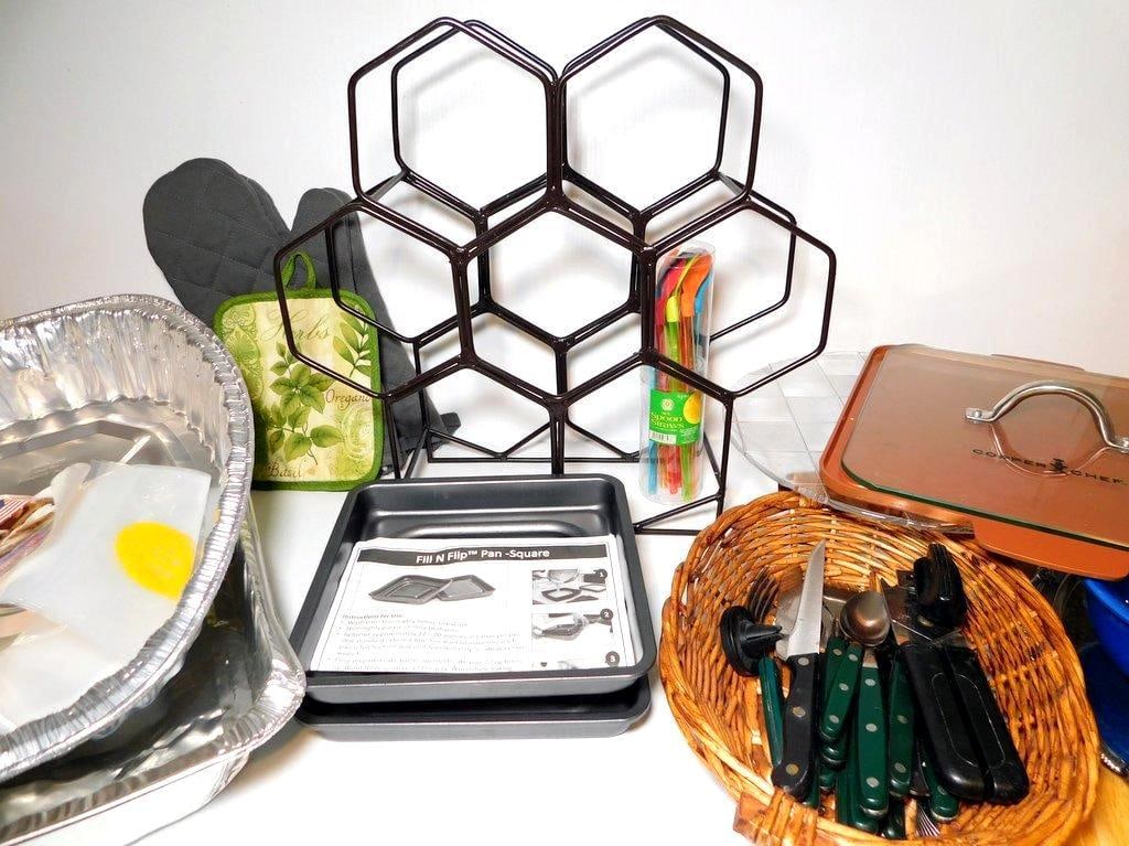 Kitchenware, Decor, and Collectibles Bundle (1 of 20)