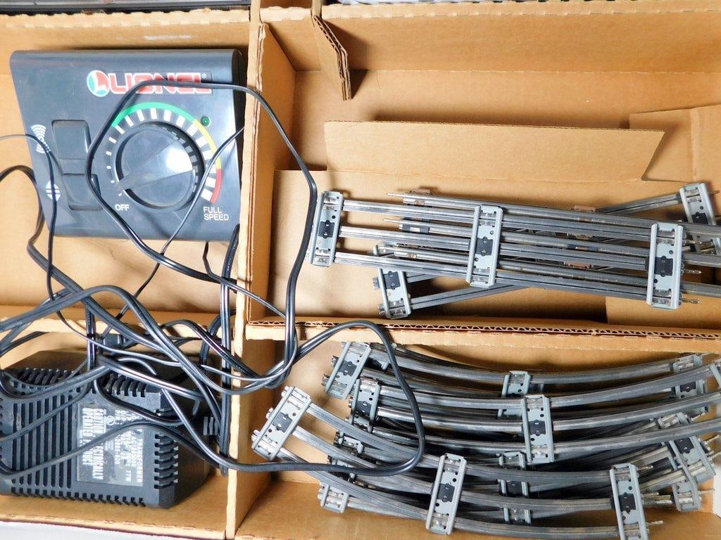 Lionel Warbonnet 212 ALCO FA2 O-27 Gauge Electric Train Set in Box - 11
