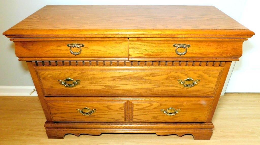 Bassett Oak Dresser and Matching Cabinet w/ Brass Hardware (1 of 15)