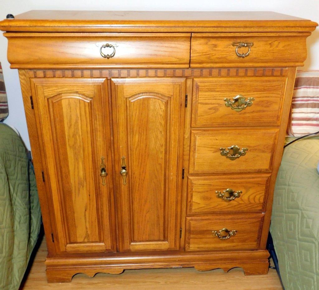 Bassett Oak Dresser and Matching Cabinet w/ Brass Hardware - 8