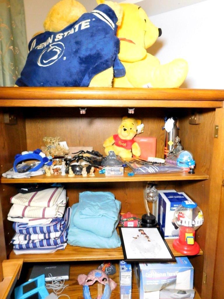 Large Grouping of Household Items, Toys, and Decorative Pieces (1 of 20)