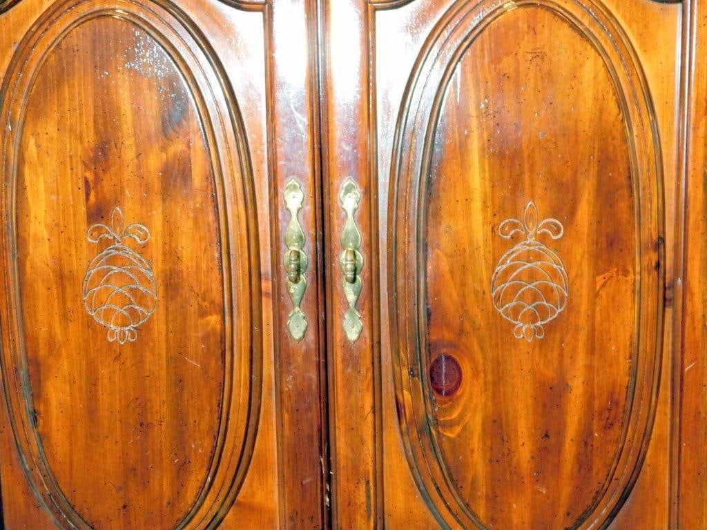 Wooden Matching Bedroom Set with Mirror, Drawers, and Carved Accents - 19