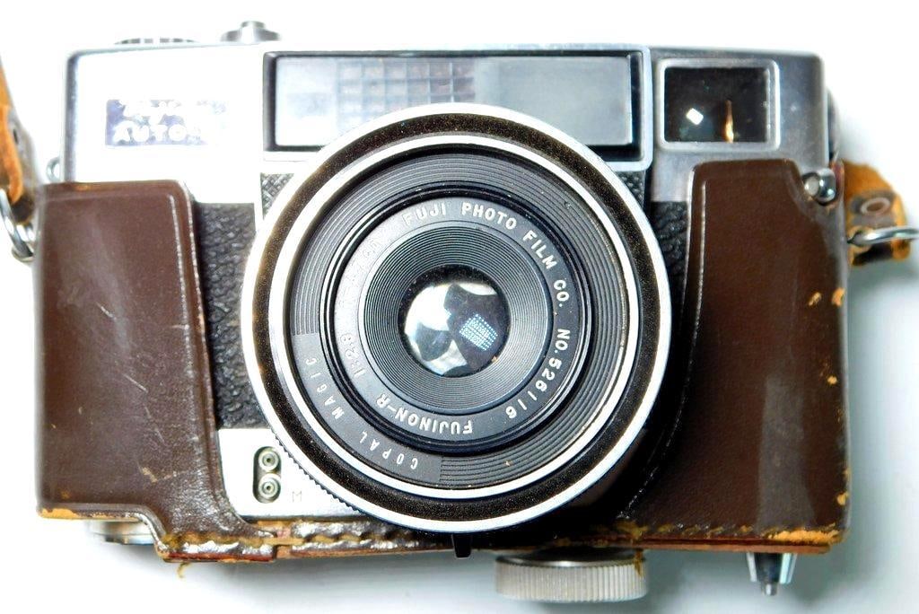 Fujica Auto-M Camera w/ Original Leather Case (1 of 11)
