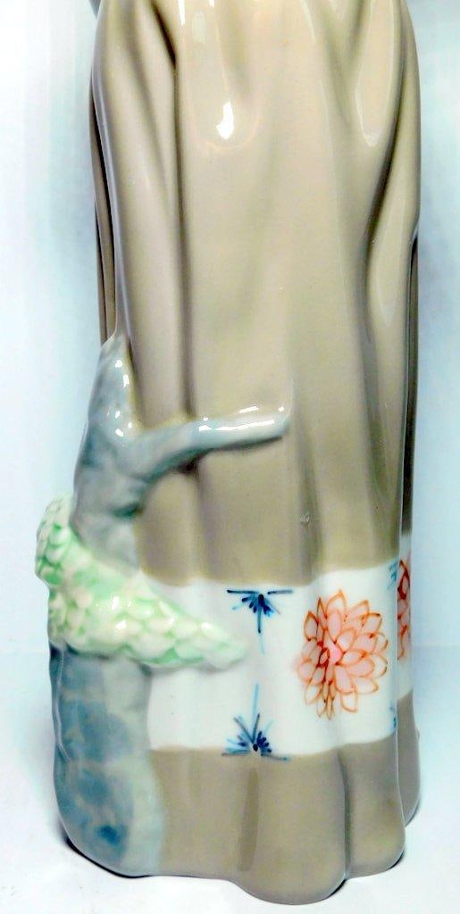 Casades Porcelain Figurine of Woman w/ White Hat and Dogs - 6