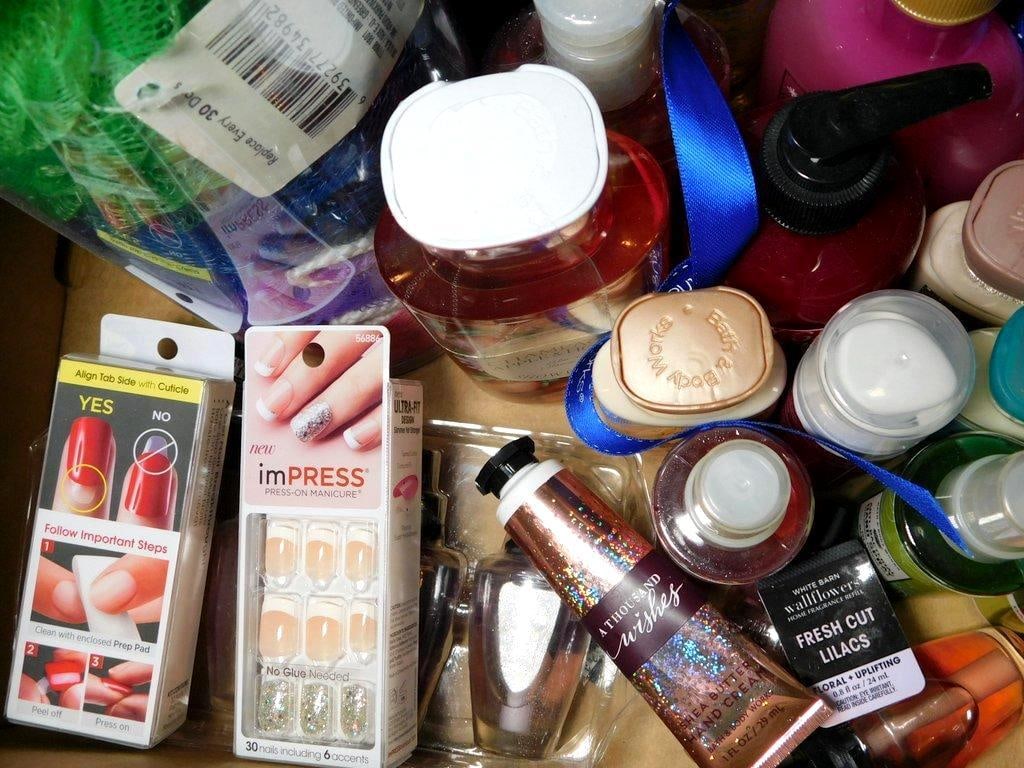 Large Assortment of Bath and Body Products and Personal Care Items, New - 3