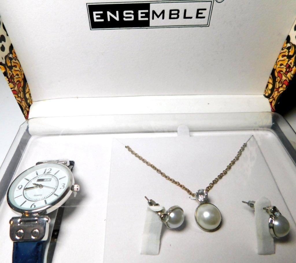 Gift Items Including Jewelry, Textiles, Decorative Items, and More - 2