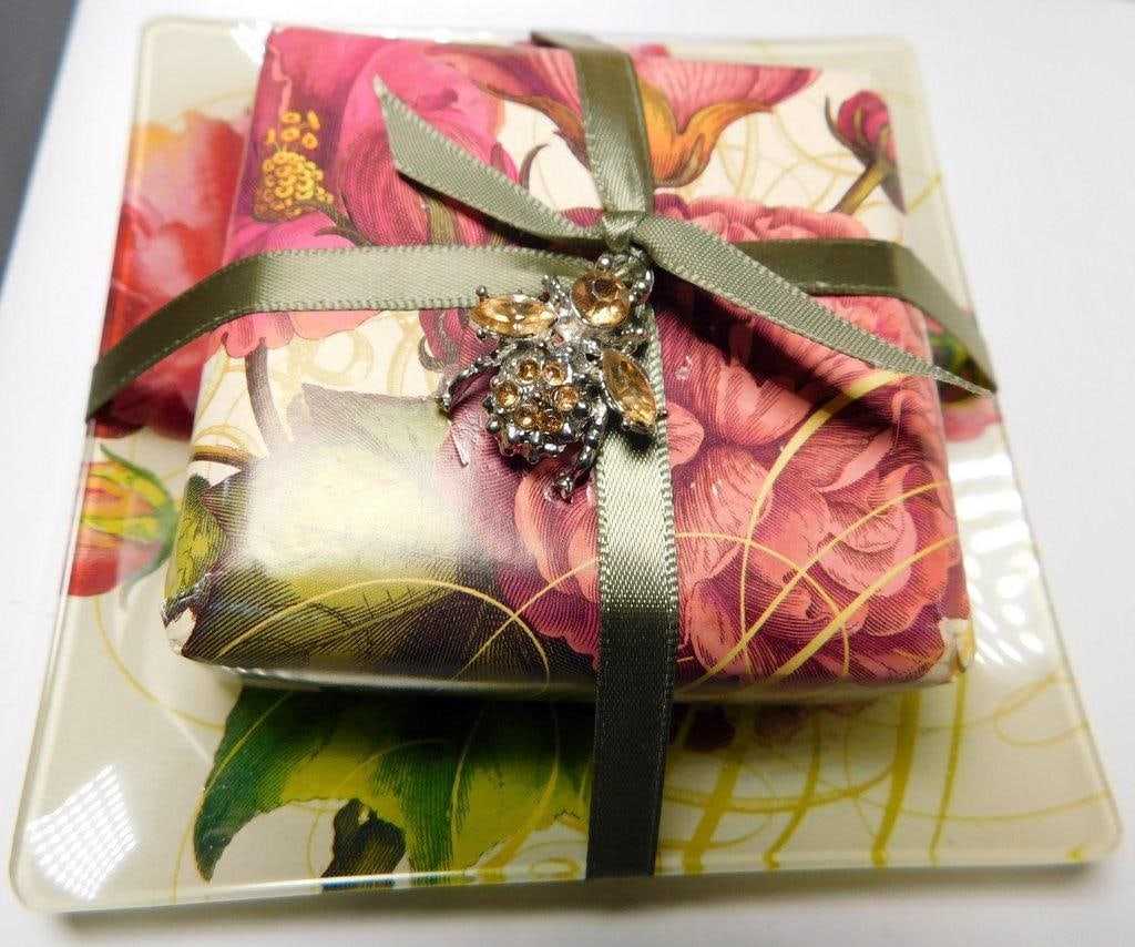 Gift Items Including Jewelry, Textiles, Decorative Items, and More - 3