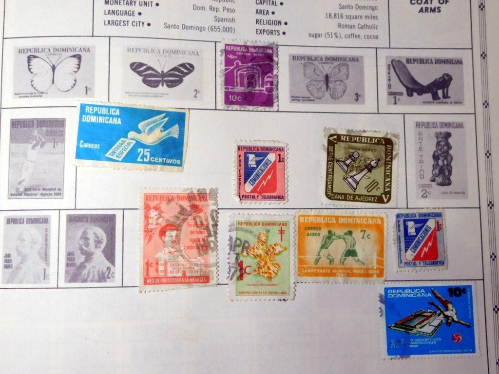 1995 Commemorative Stamp Collection, Statue of Liberty and Premier World Stamp Album - 10