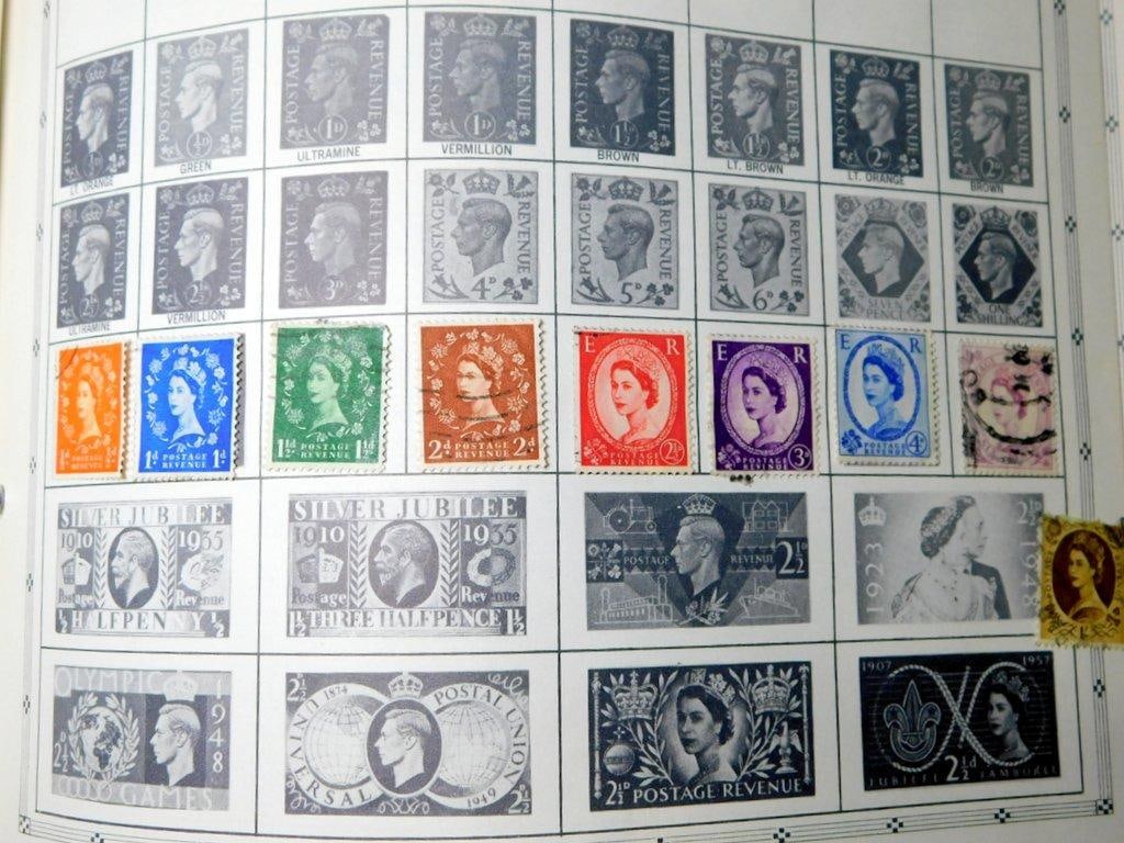 1995 Commemorative Stamp Collection, Statue of Liberty and Premier World Stamp Album - 12
