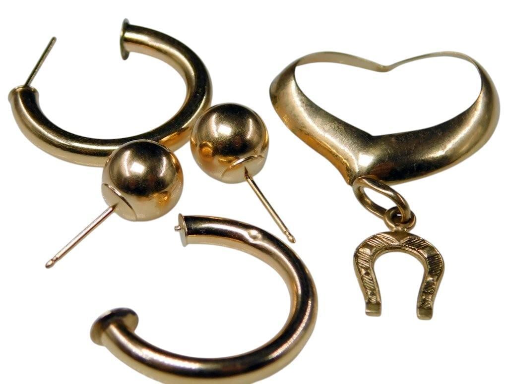 (Lot of 6) 14k Gold Jewelry Including Earrings and Pendants, Charms 2.75 dwt - 2