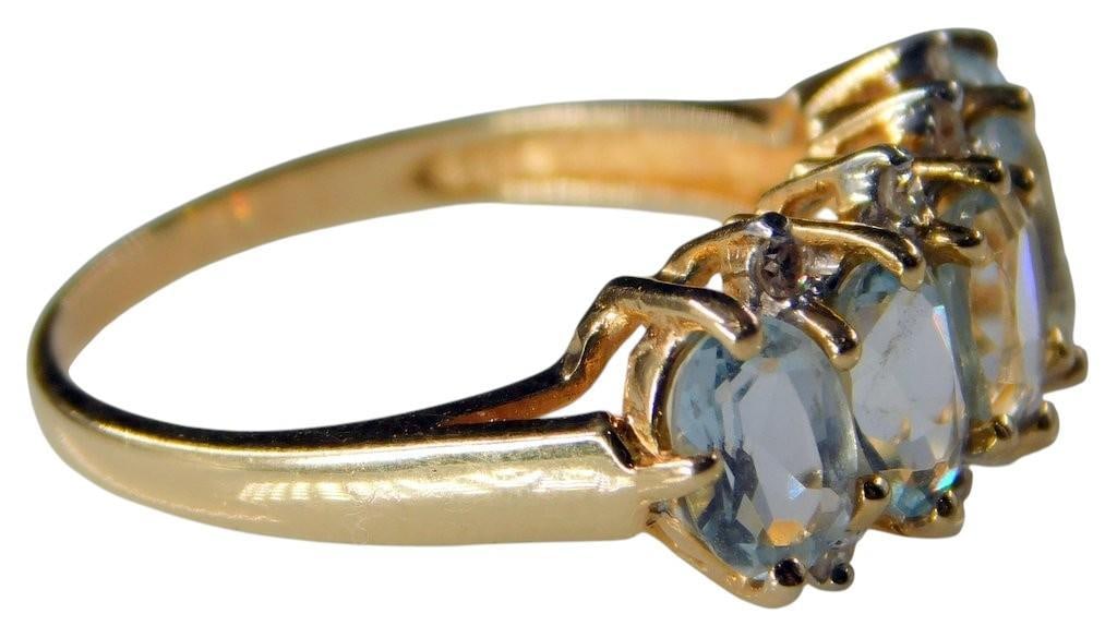 14k Gold Ring with Aquamarine and Diamond Accents, Size 7 - 2