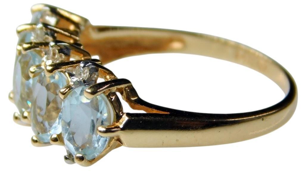 14k Gold Ring with Aquamarine and Diamond Accents, Size 7 - 3