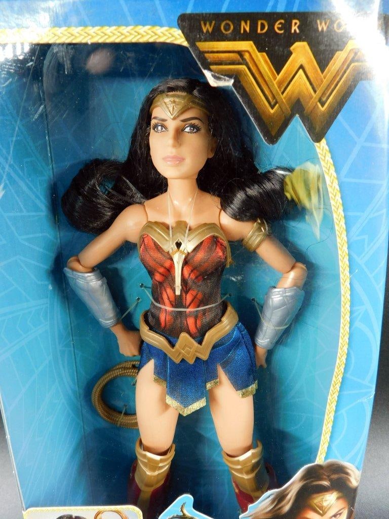 (Lot of 3) DC superheroes, including The Flash, Wonder Woman, and Shazam! Action Figures - 7