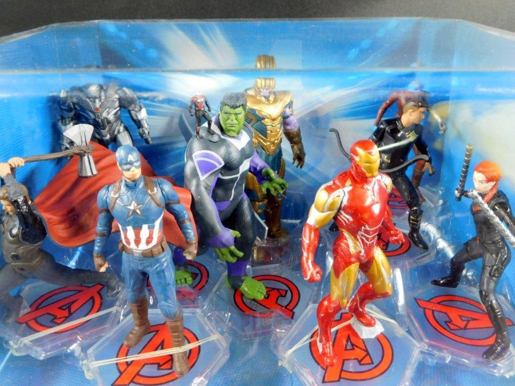 (Lot of 3) Disney figurine play sets featuring characters from Marvel and Pixar - 10