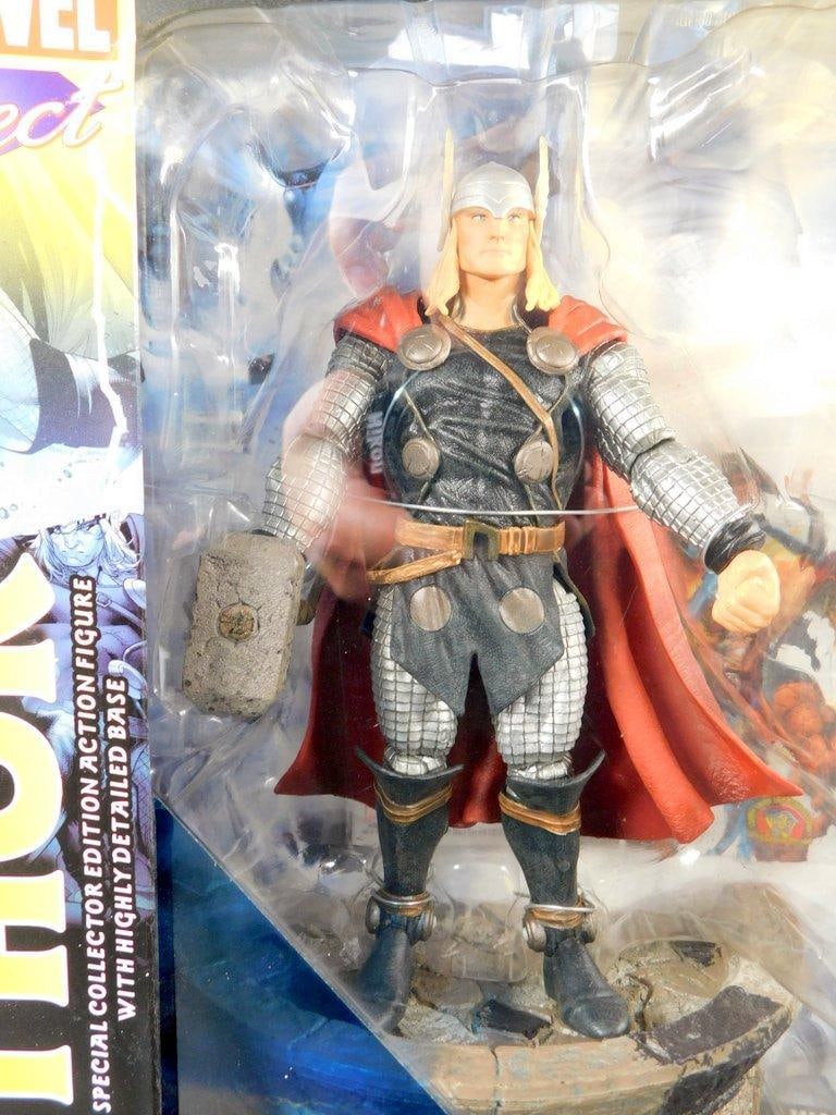 (Lot of 2) two Marvel Select Special Collector Edition action figures - 3