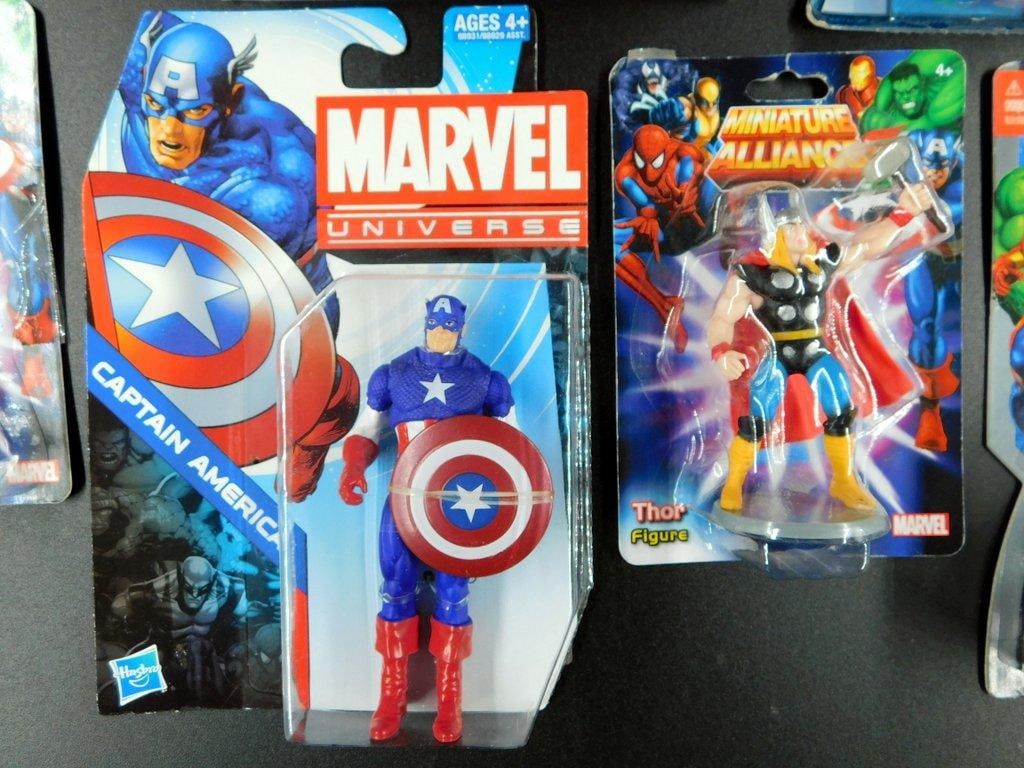 (Lot of 11) Variety of Superhero Action Figures from the Marvel and DC Universes - 9