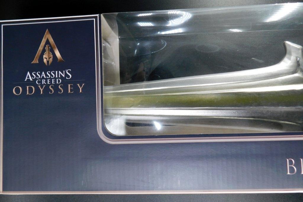 (Lot of 3) Replica Props from Marvel, Assassins Creed and The Wizarding World - 2