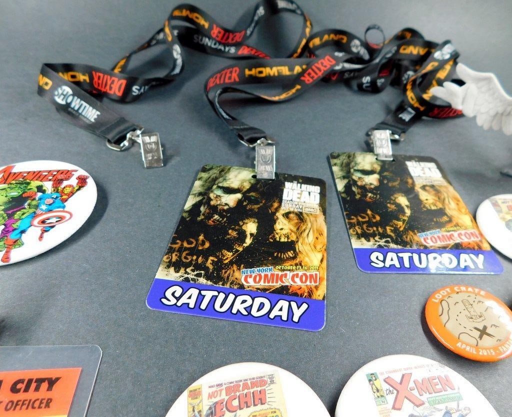 Assortment of ComicCon passes, Gotham City Law Enforcement ID, Nigel and Buttons, (12) - 10
