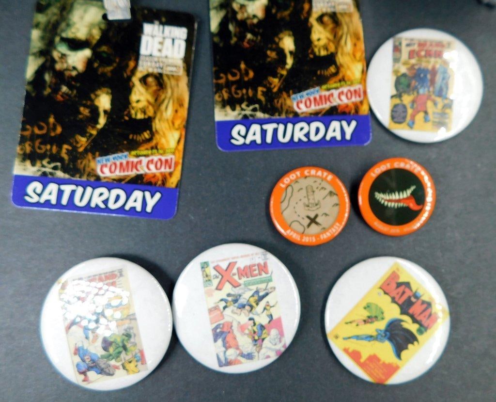 Assortment of ComicCon passes, Gotham City Law Enforcement ID, Nigel and Buttons, (12) - 6