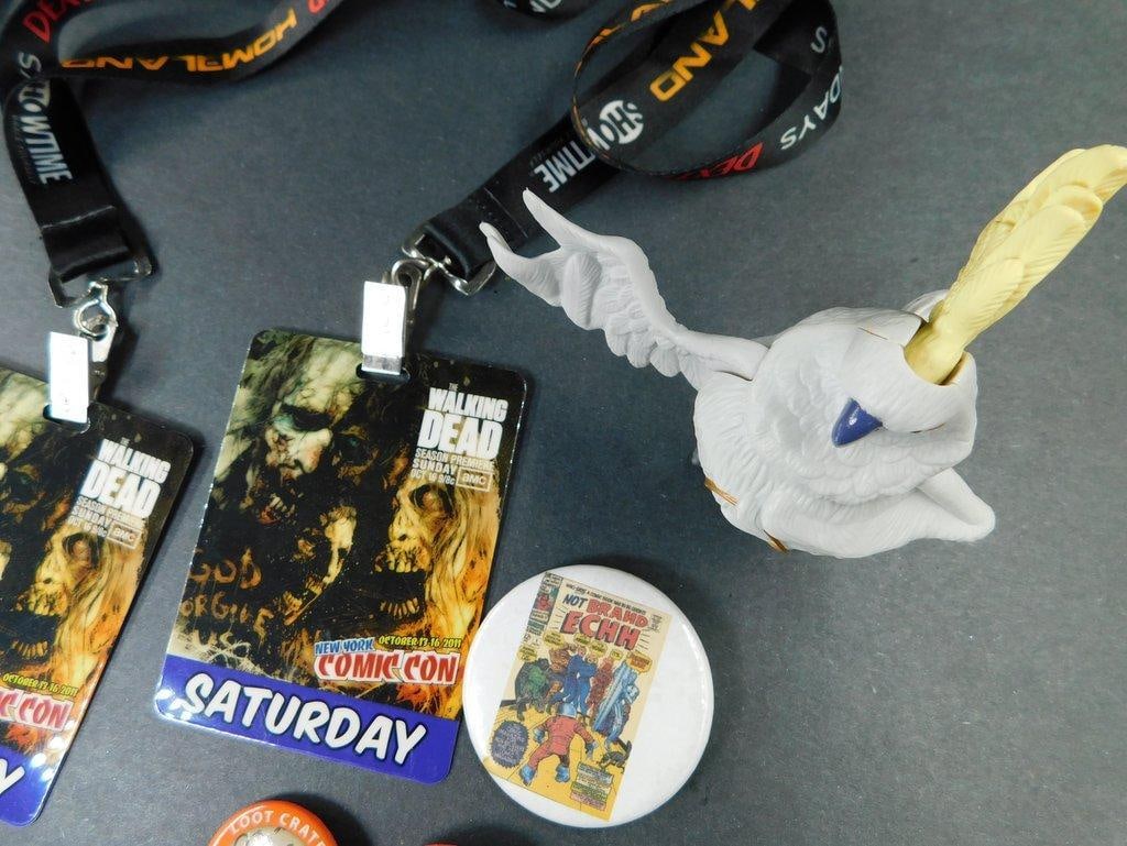 Assortment of ComicCon passes, Gotham City Law Enforcement ID, Nigel and Buttons, (12) - 8