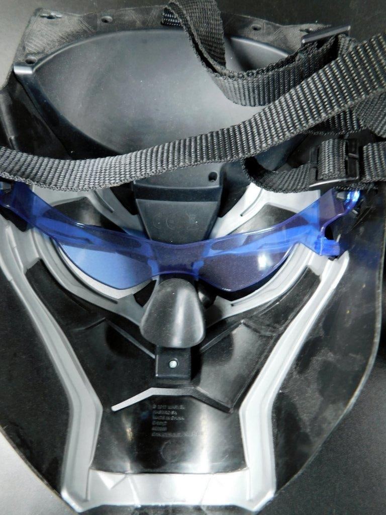 Black Panther light up mask, Batman mask and Power Moves Black Panther Claw- Pre-owned - 12
