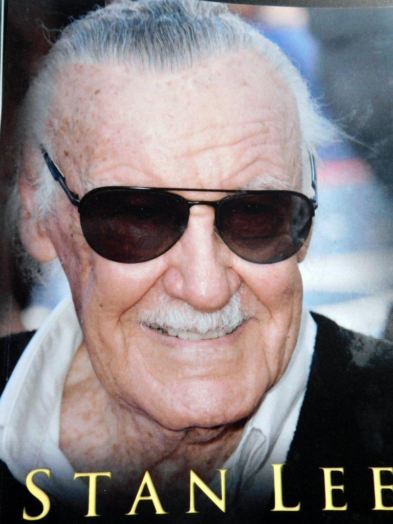 Stan Lee Collection- Photo, Book and Action Figure, (3) - 4