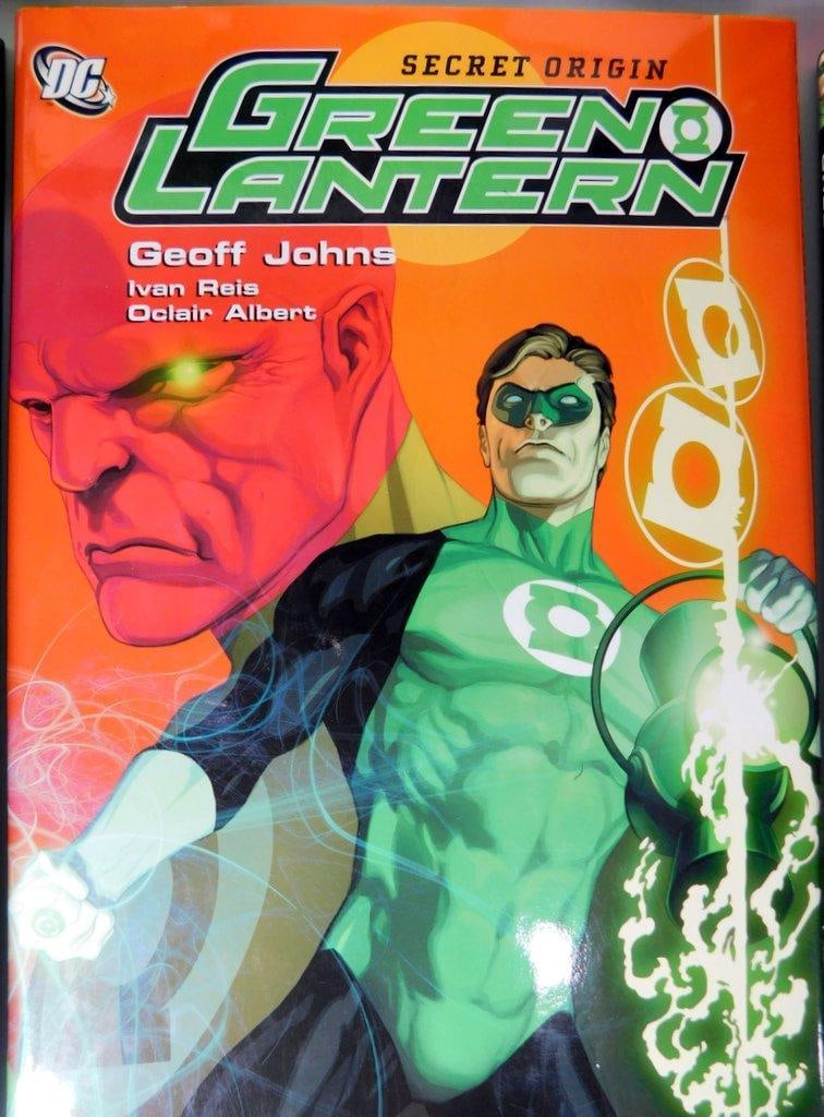 (Lot of 6) Hardcover Marvel Reference Guides and DC Graphic Novels - 5