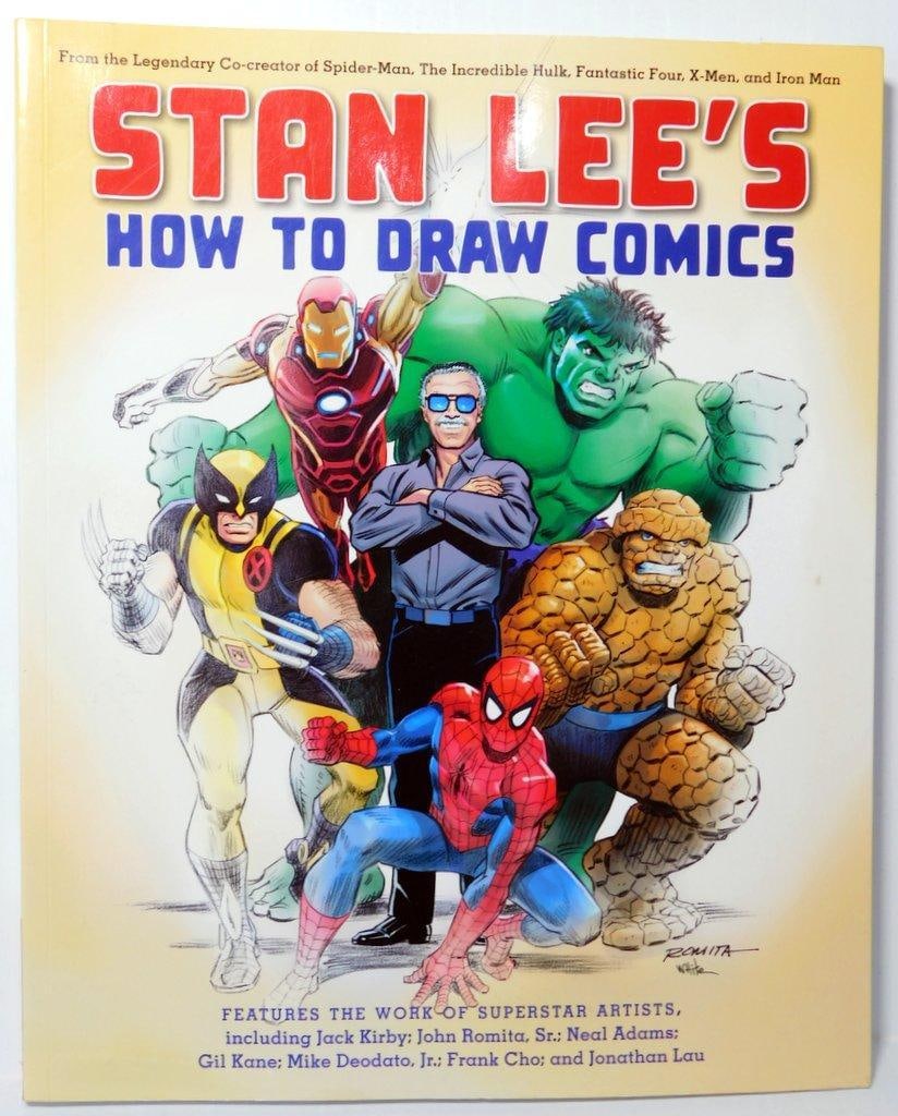 (Lot of 5) Magazines and books of Stan Lee and History of Superheroes - 3