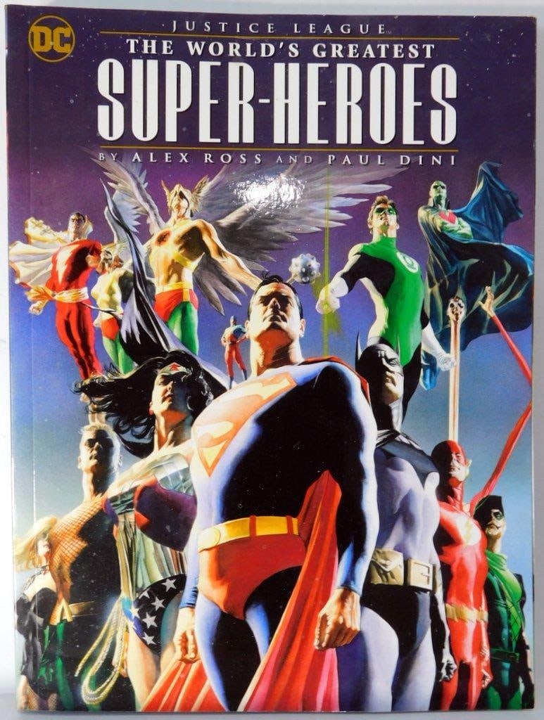 (Lot of 5) Books and Special Edition Magazines on the History of DC and Marvel Superheroes - 4