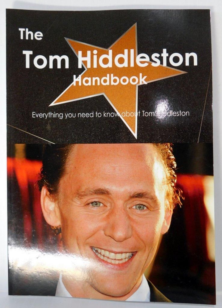 (Lot of 7) Biographical Hanbooks of Marvel Actors From the Marvel Cinematic Universe - 6