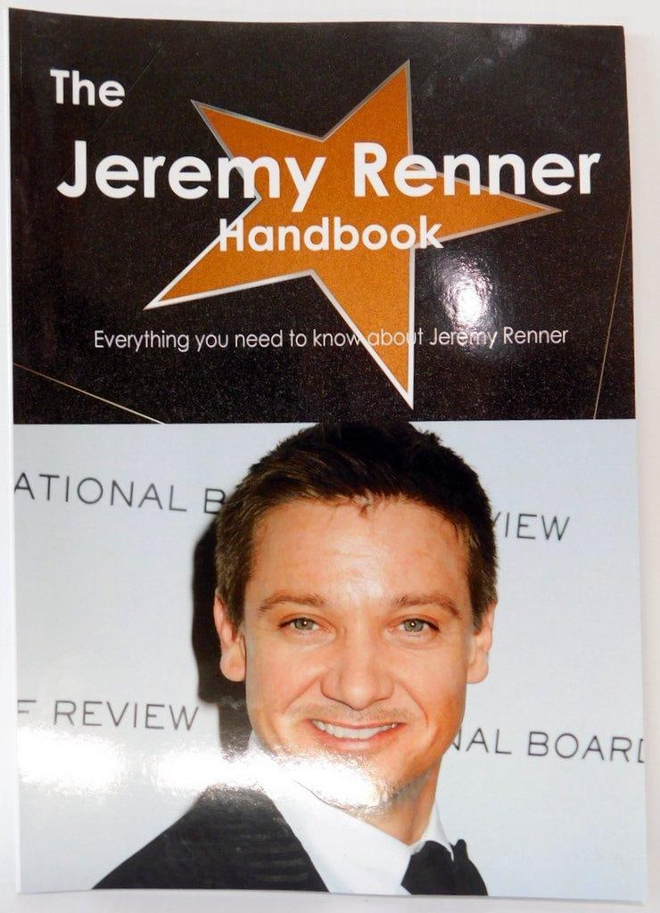 (Lot of 7) Biographical Hanbooks of Marvel Actors From the Marvel Cinematic Universe - 7