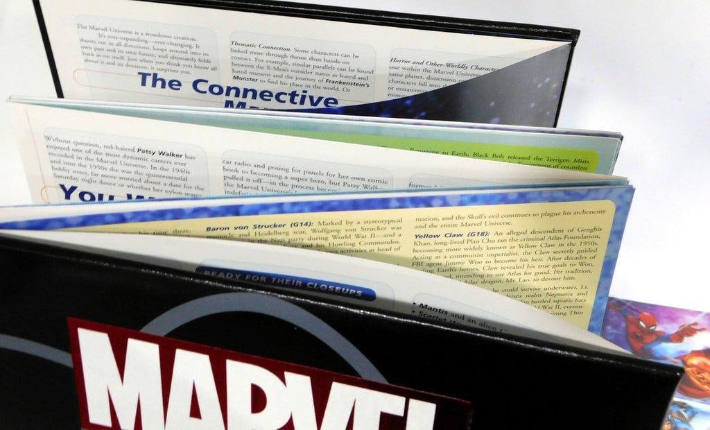 Marvel Expanding Universe wall chart, Marvel Universe LIVE! Tour Program, Batman Creator Book - 4