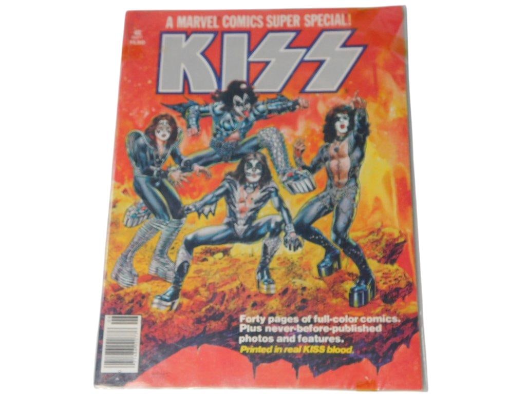 Kiss "Blood" 1977 Marvel Comics Super Special #1 - 2