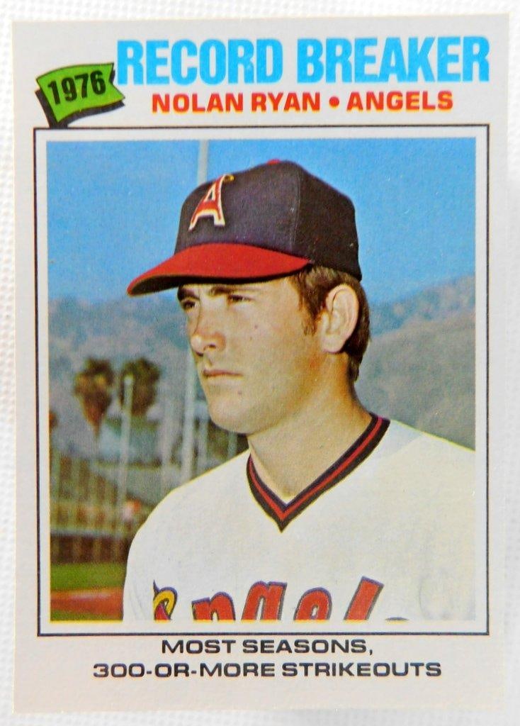 100 Topps Baseball Cards Including Nolan Ryan, All 1977 in Near Excellent Condition (1 of 4)