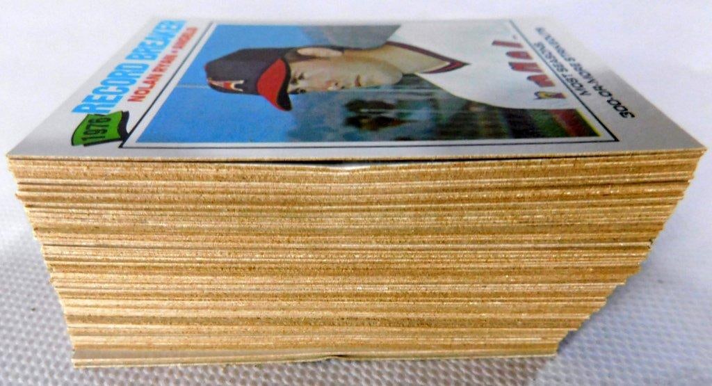100 Topps Baseball Cards Including Nolan Ryan, All 1977 in Near Excellent Condition - 2