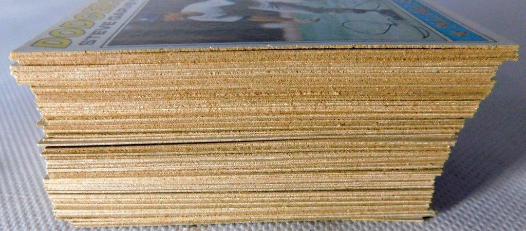 100 - Topps Baseball Cards Including Steve Garvey, All 1977 in Near Excellent Condition - 2