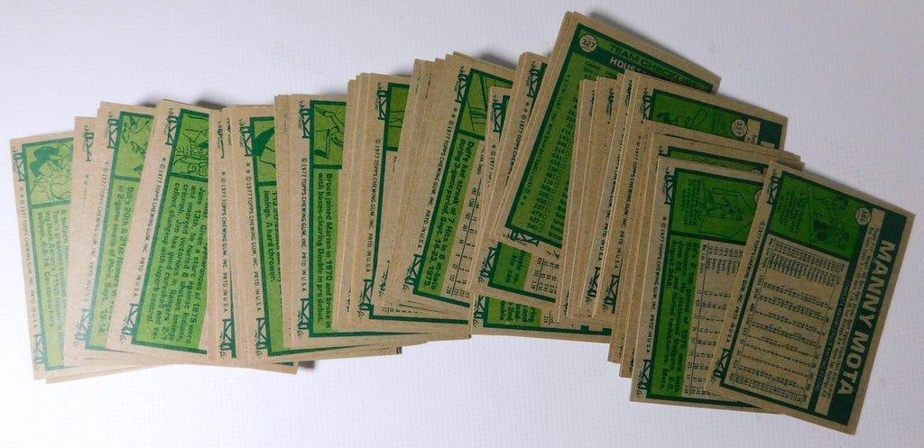 100 - Topps Baseball Cards Including Steve Garvey, All 1977 in Near Excellent Condition - 4