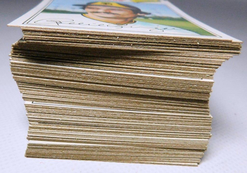 100 -Topps Baseball Cards Including Rollie Fingers, All 1977 in Near Excellent Condition - 3